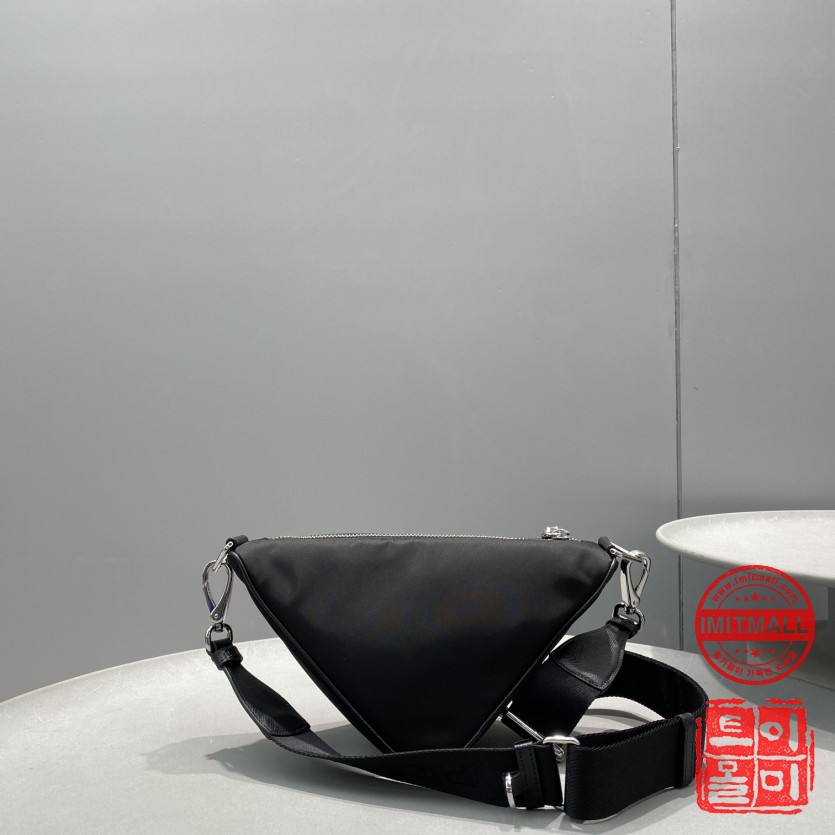 prada_xxxxx_big_00007.jpg