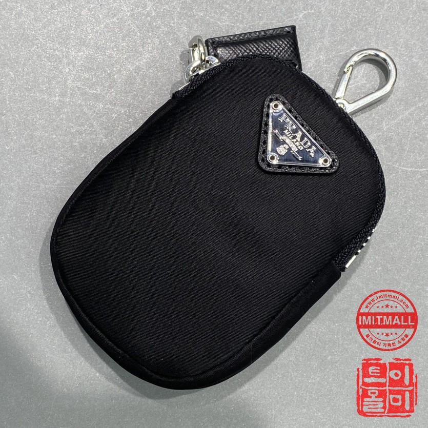 prada_xxxxx_big_00010.jpg