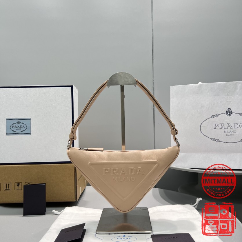 prada_xxxxx_big_00006.jpg