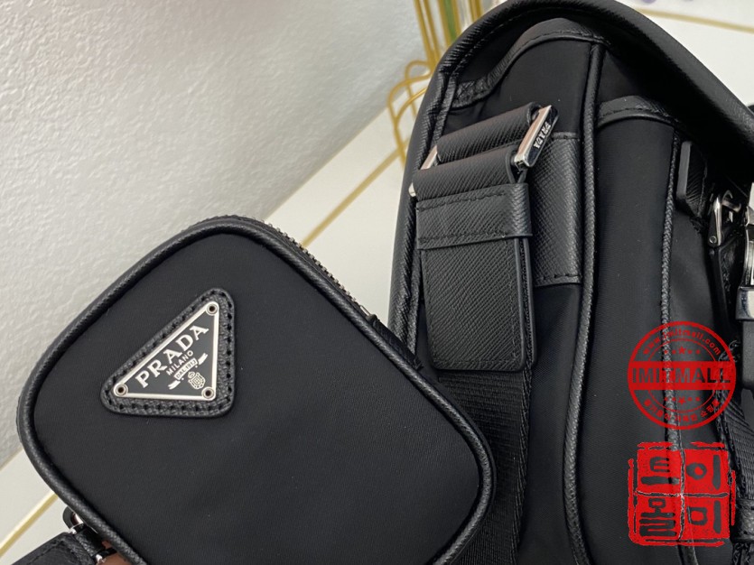 prada_xxxxx_big_00006.jpg