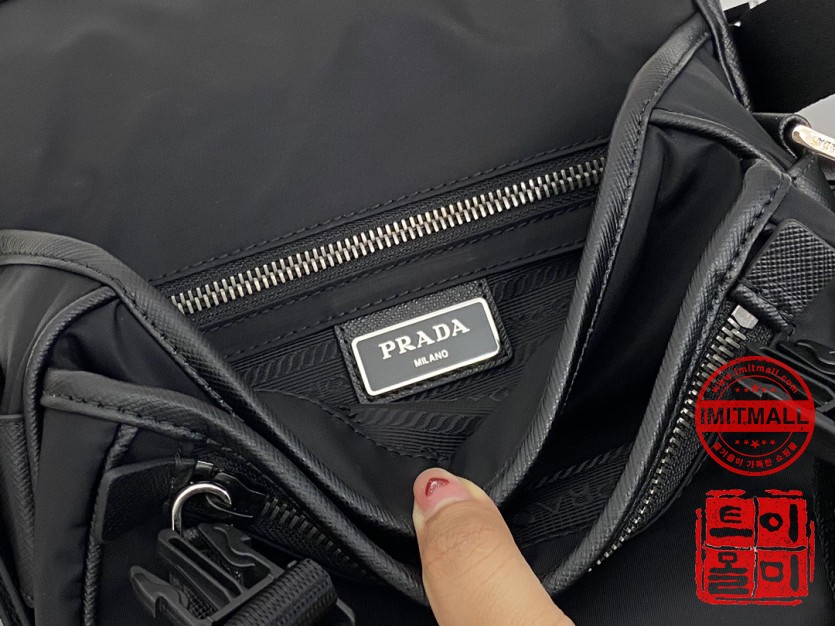 prada_xxxxx_big_00008.jpg