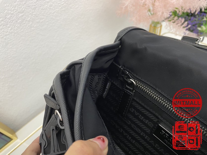 prada_xxxxx_big_00009.jpg