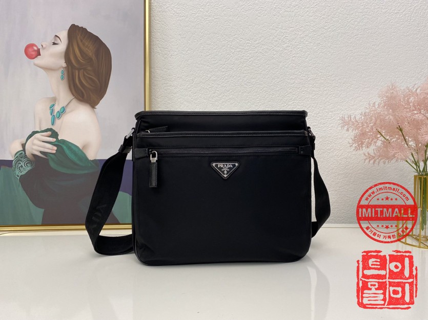 prada_xxxxx_big_00001.jpg