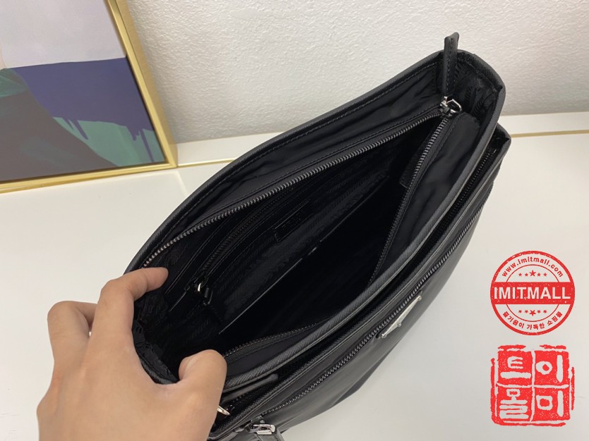 prada_xxxxx_big_00006.jpg