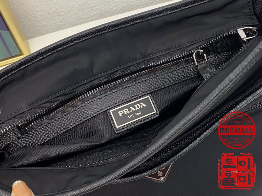 prada_xxxxx_big_00007.jpg
