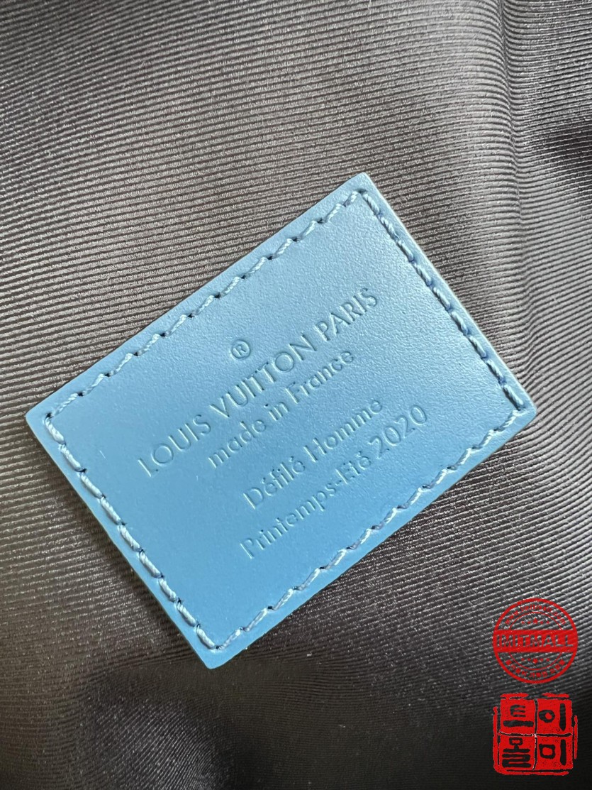 louis_vuitton_xxxxx_big_00009.jpg