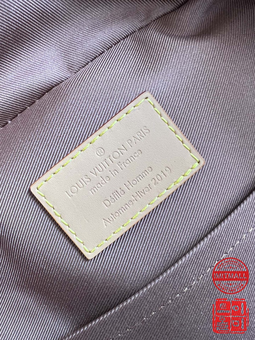 louis_vuitton_xxxxx_big_00010.jpg