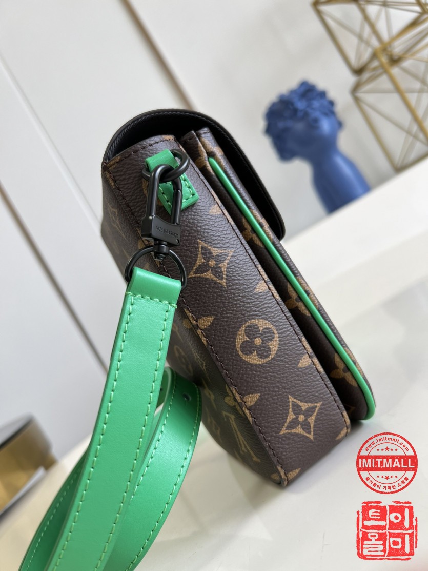 louis_vuitton_xxxxx_big_00004.jpg