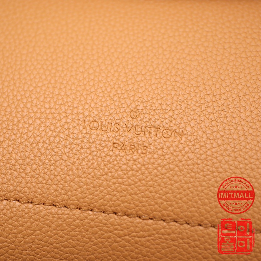 louis_vuitton_xxxxx_big_00005.jpg
