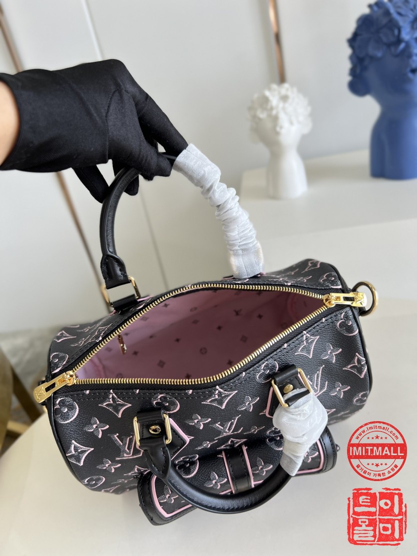 louis_vuitton_xxxxx_big_00008.jpg