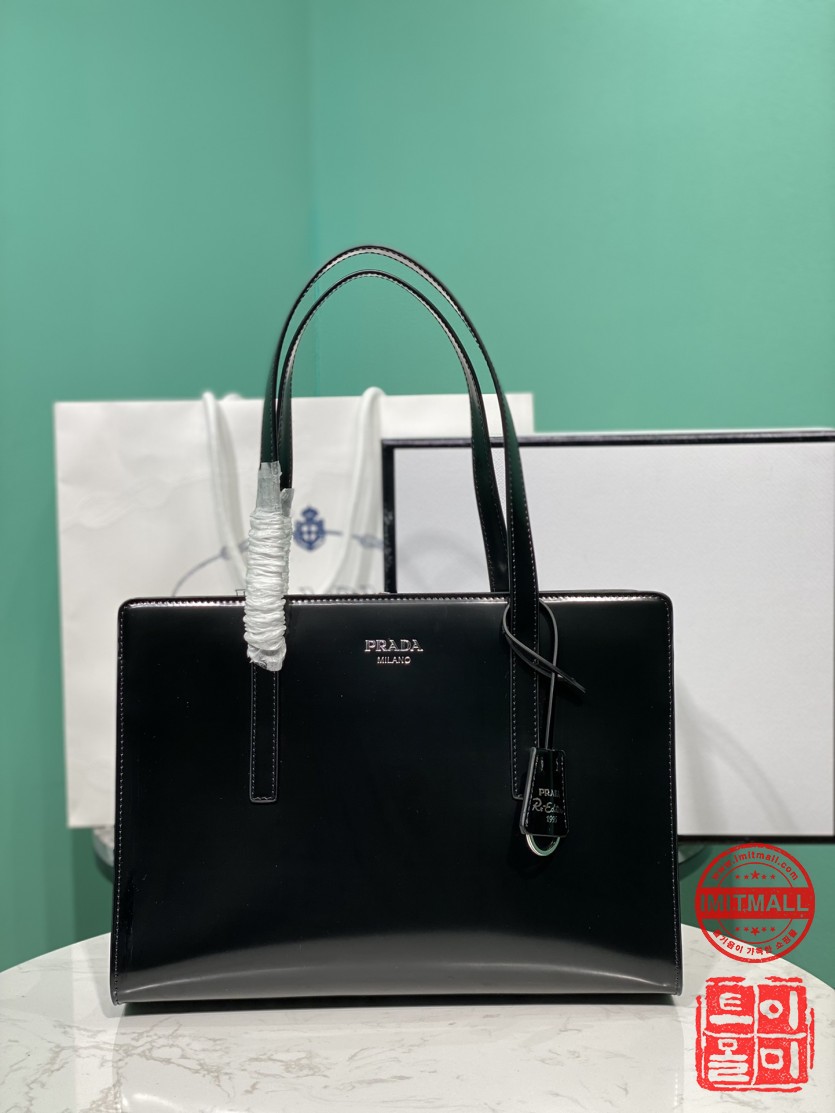 prada_xxxxx_big_00001.jpg