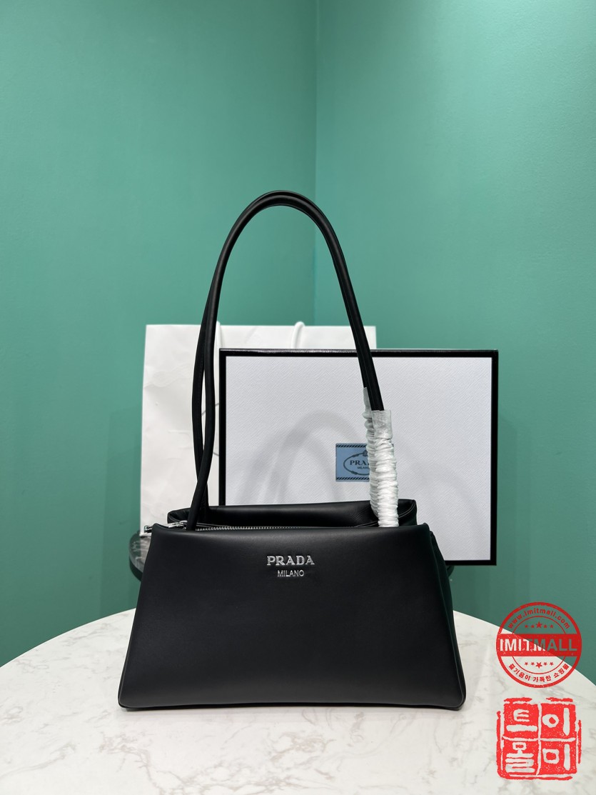 prada_xxxxx_big_00001.jpg