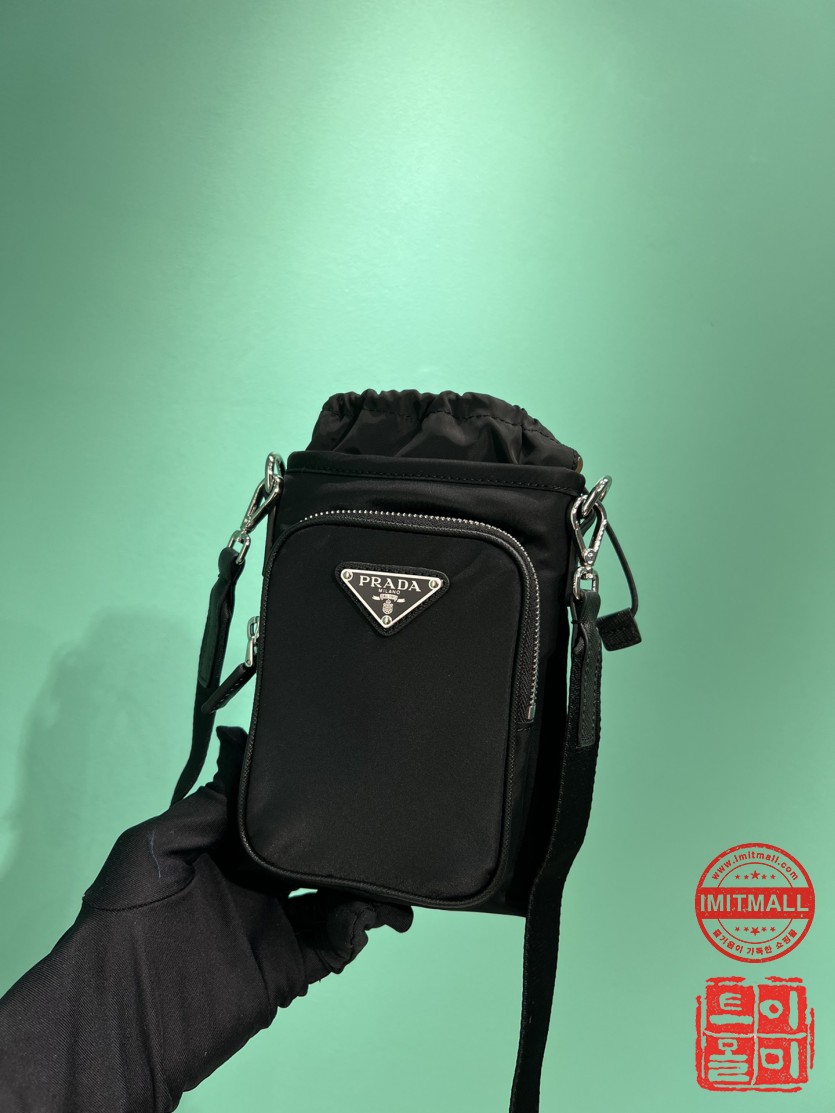 prada_xxxxx_big_00001.jpg