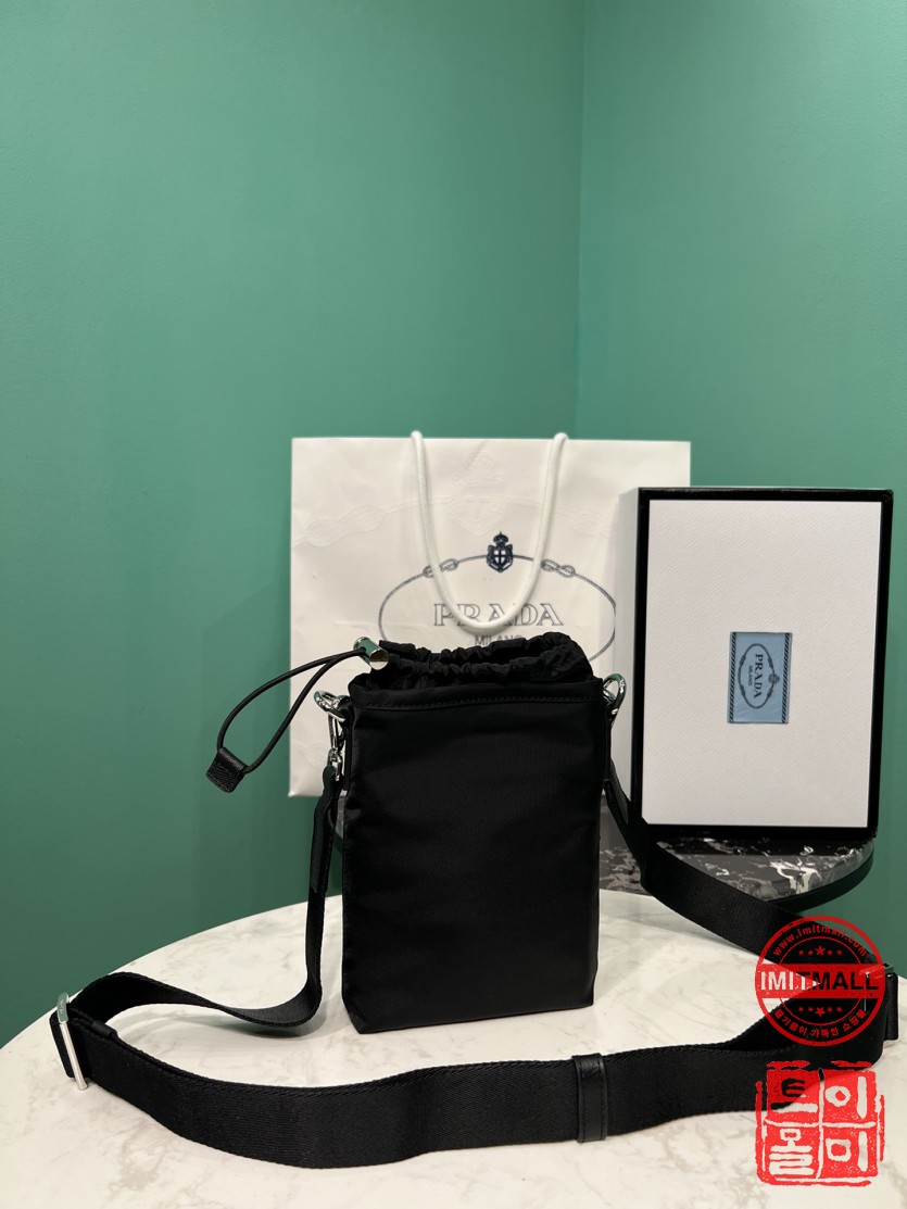 prada_xxxxx_big_00003.jpg