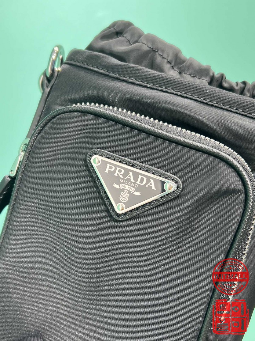 prada_xxxxx_big_00005.jpg