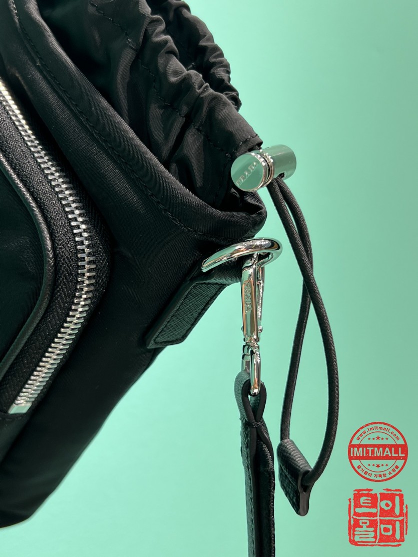 prada_xxxxx_big_00008.jpg
