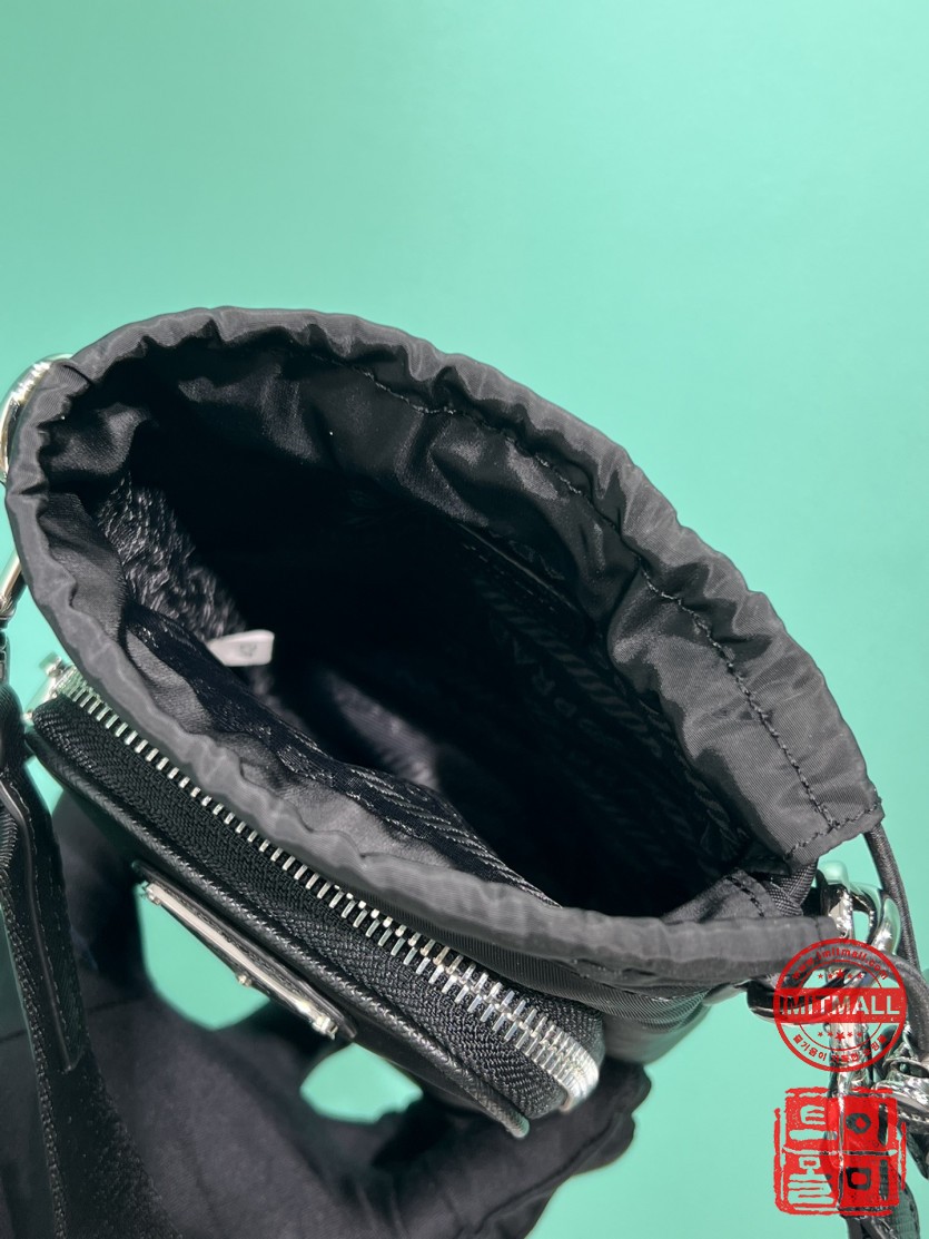 prada_xxxxx_big_00009.jpg