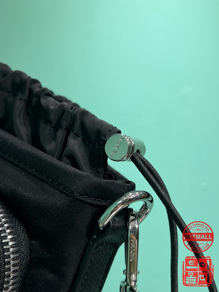 prada_xxxxx_big_00012.jpg