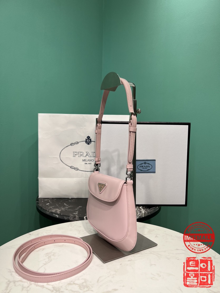 prada_xxxxx_big_00002.jpg