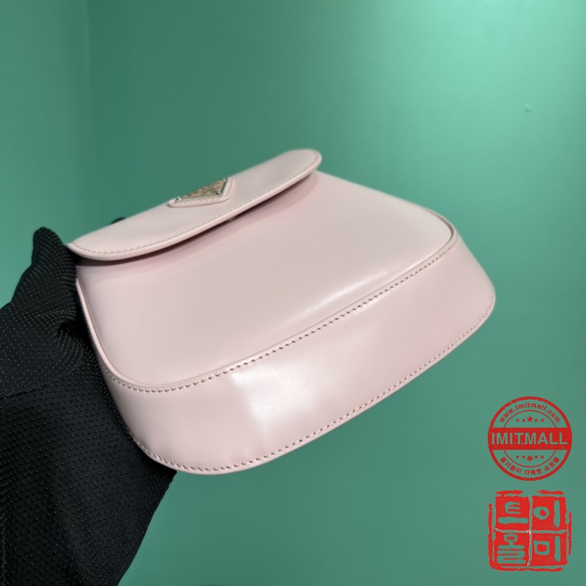 prada_xxxxx_big_00004.jpg