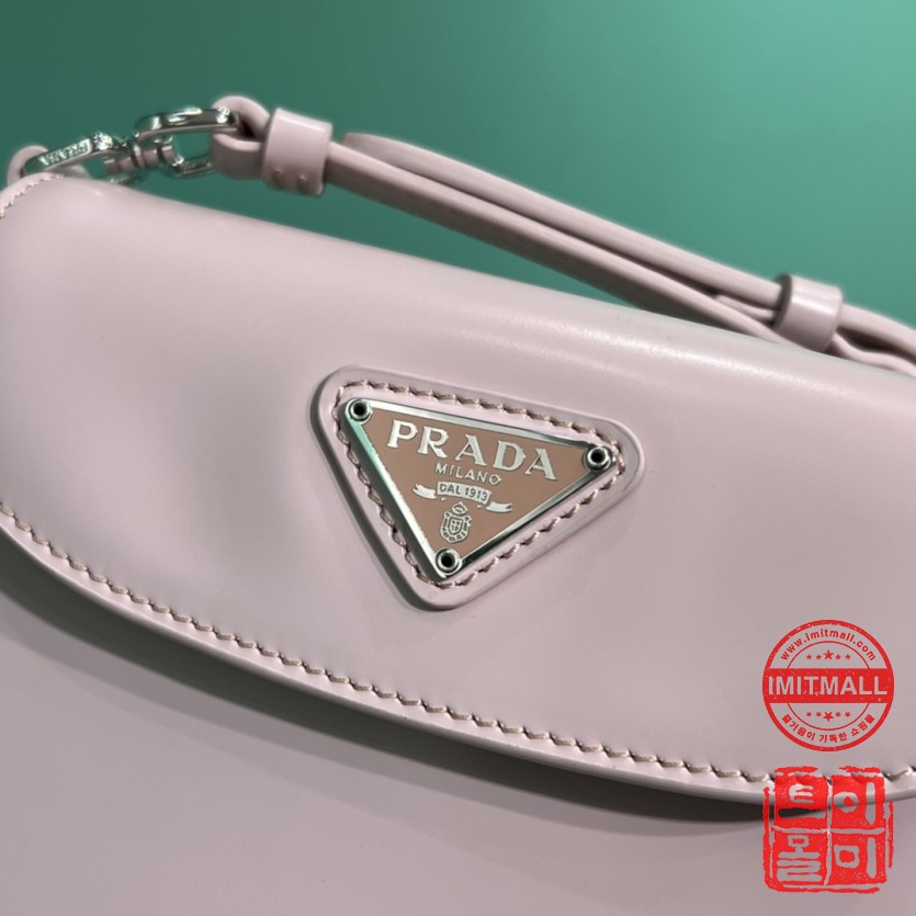 prada_xxxxx_big_00005.jpg