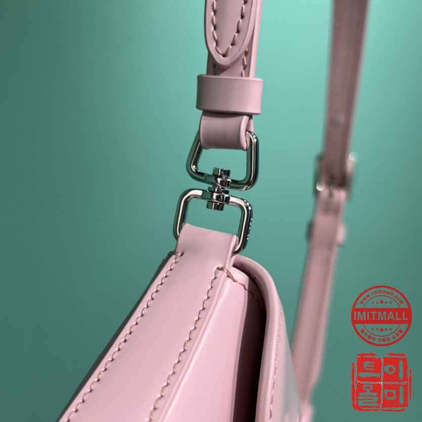 prada_xxxxx_big_00006.jpg