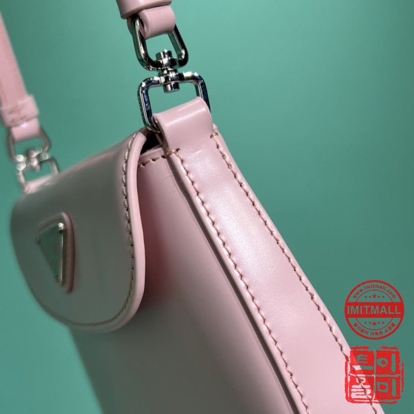 prada_xxxxx_big_00008.jpg