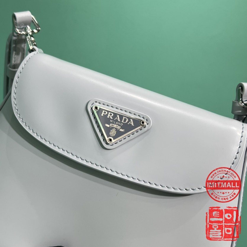 prada_xxxxx_big_00005.jpg