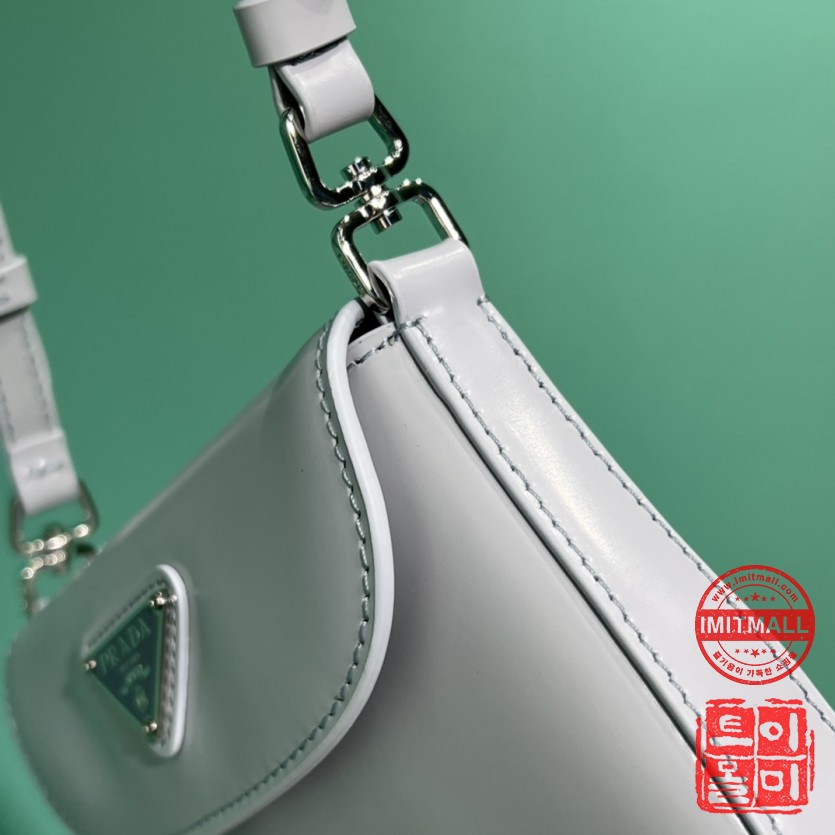 prada_xxxxx_big_00008.jpg