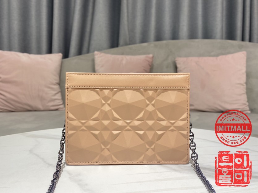 dior_xxxxx_big_00002.jpg