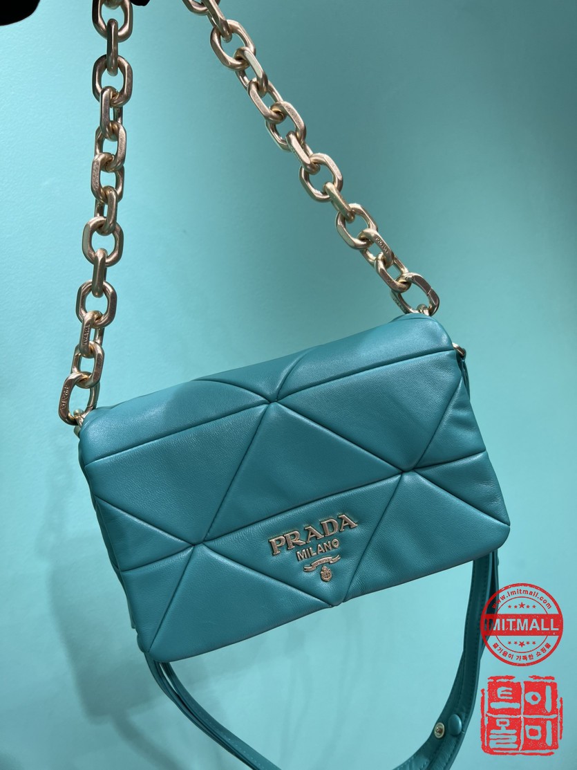 prada_xxxxx_big_00014.jpg