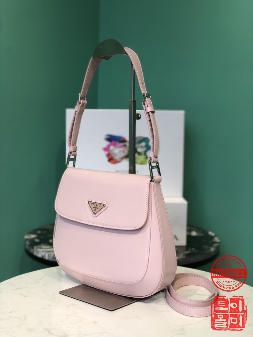 prada_xxxxx_big_00002.jpg