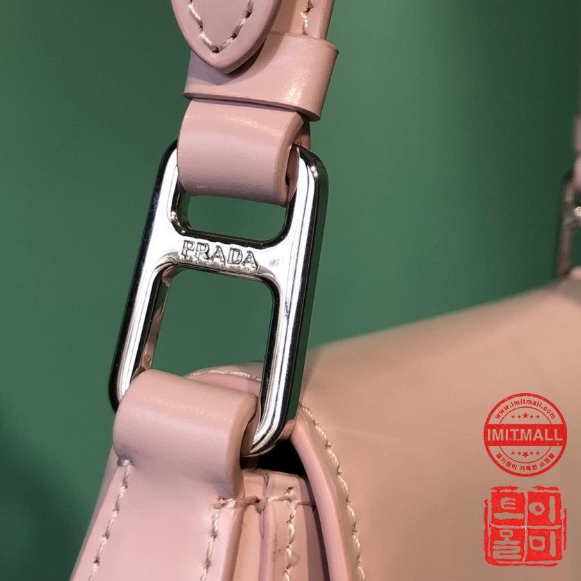 prada_xxxxx_big_00006.jpg