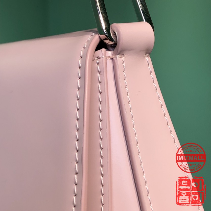 prada_xxxxx_big_00008.jpg