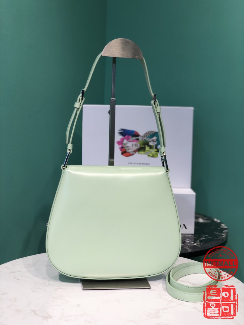 prada_xxxxx_big_00003.jpg