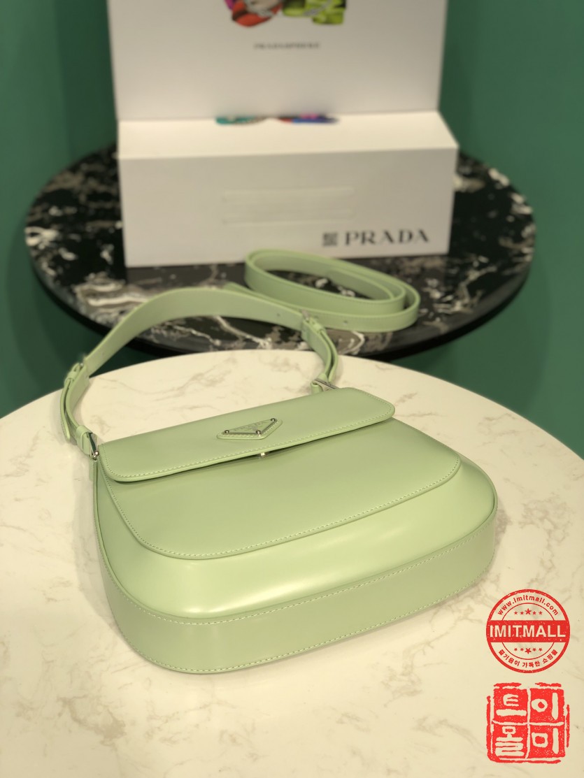 prada_xxxxx_big_00004.jpg
