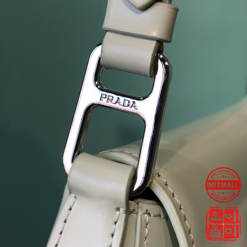 prada_xxxxx_big_00007.jpg