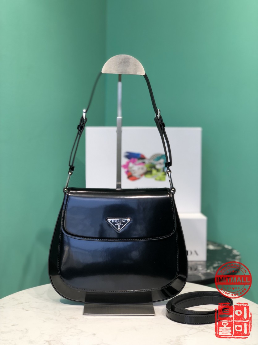 prada_xxxxx_big_00001.jpg