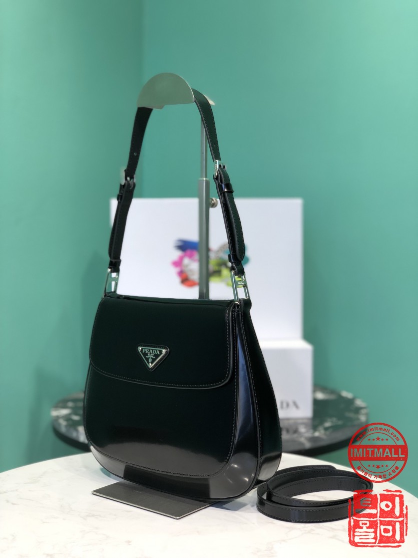 prada_xxxxx_big_00002.jpg