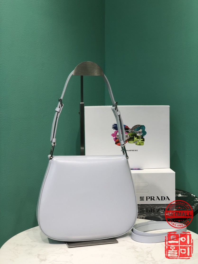 prada_xxxxx_big_00005.jpg
