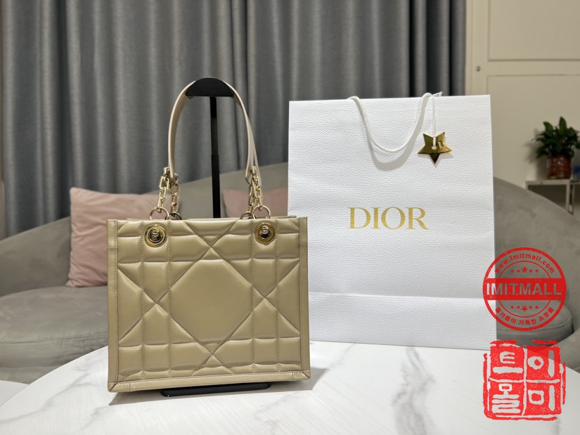 dior_xxxxx_big_00001.jpg