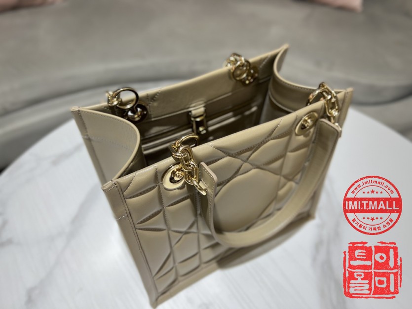 dior_xxxxx_big_00007.jpg