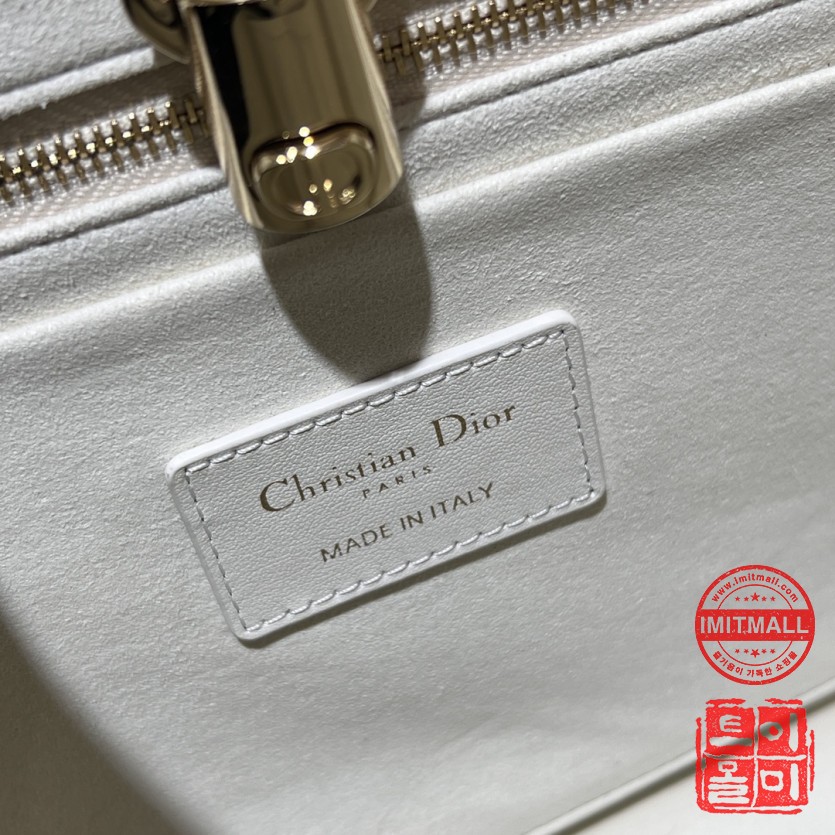 dior_xxxxx_big_00008.jpg