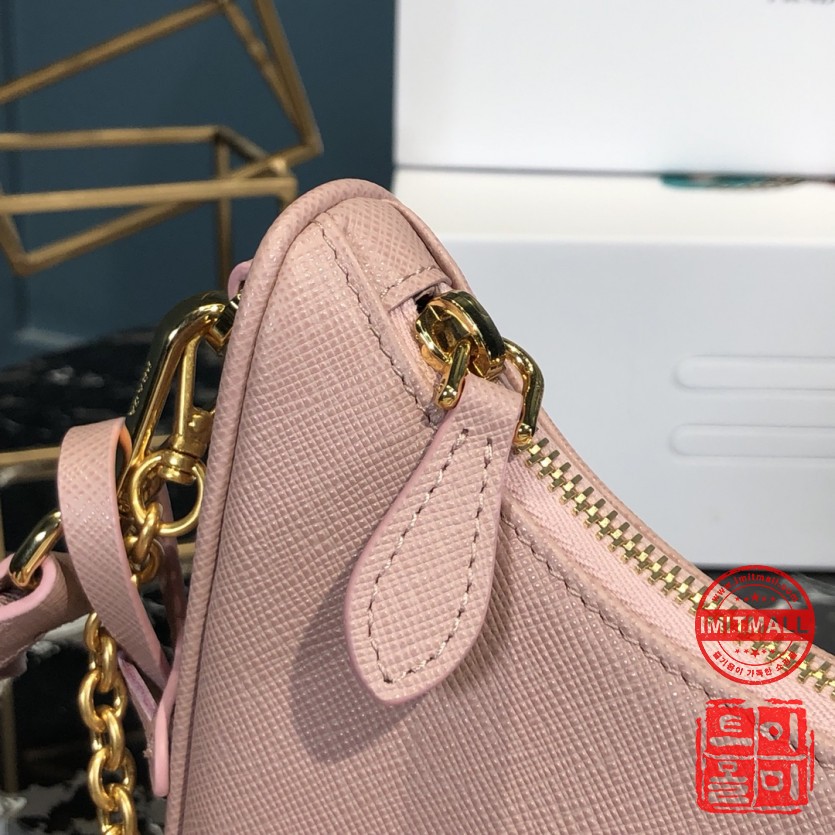 prada_xxxxx_big_00004.jpg