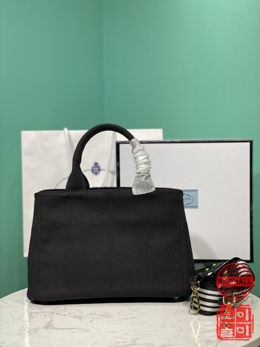 prada_xxxxx_big_00003.jpg