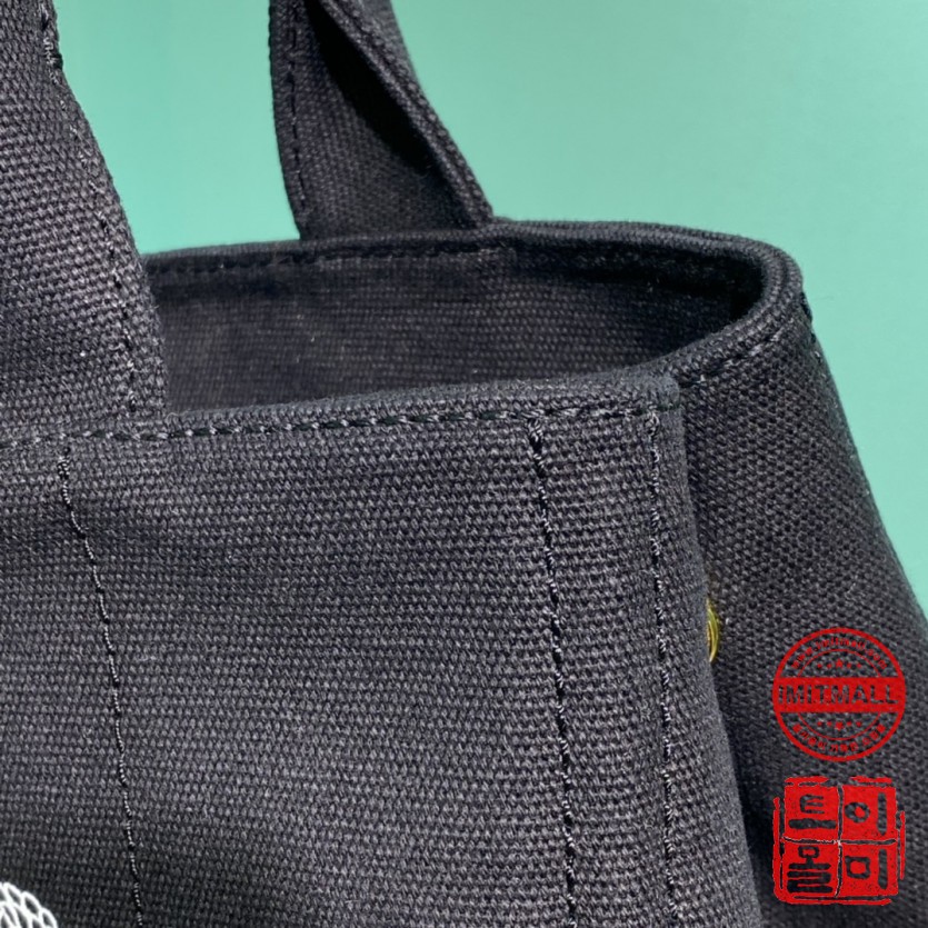 prada_xxxxx_big_00006.jpg
