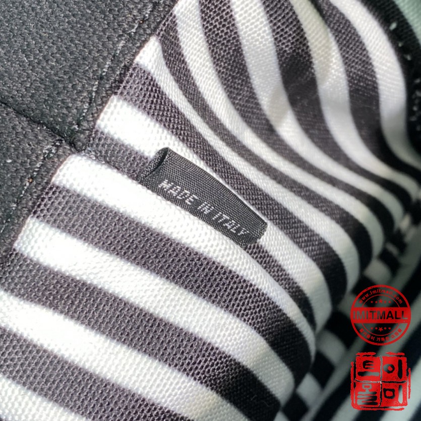 prada_xxxxx_big_00013.jpg