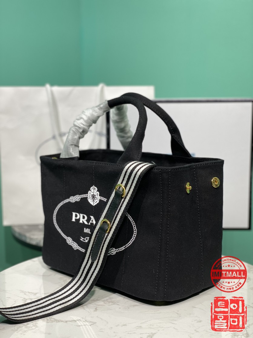 prada_xxxxx_big_00015.jpg