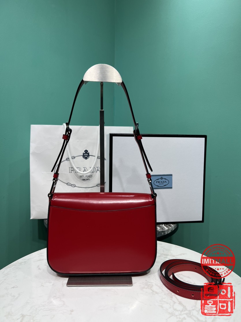prada_xxxxx_big_00003.jpg