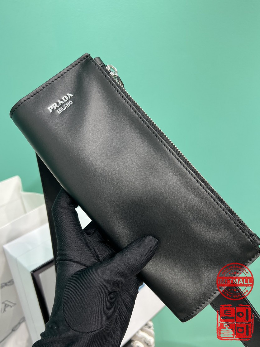 prada_xxxxx_big_00006.jpg